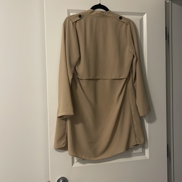 Silky tan jacket - Picture 2 of 3